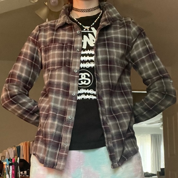 🧜🏼‍♀️ Muted Plaid Flannel - Picture 1 of 6